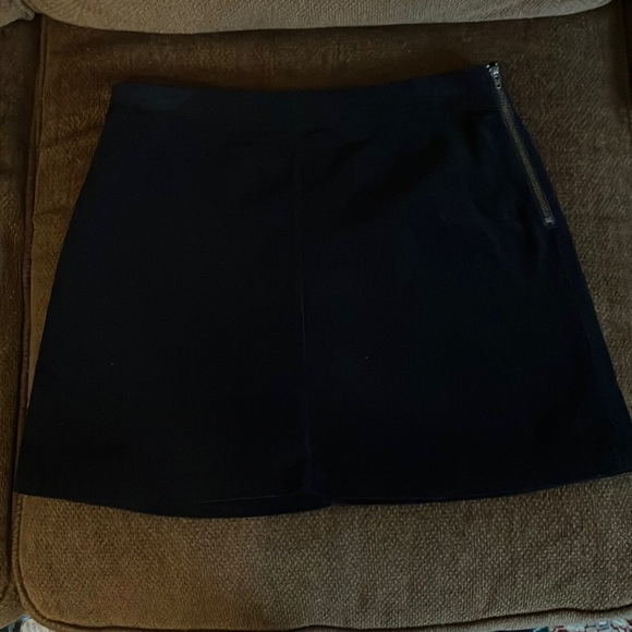 Aritzia Wilfred and Free Corduroy Skirt Size 6 - Picture 2 of 9